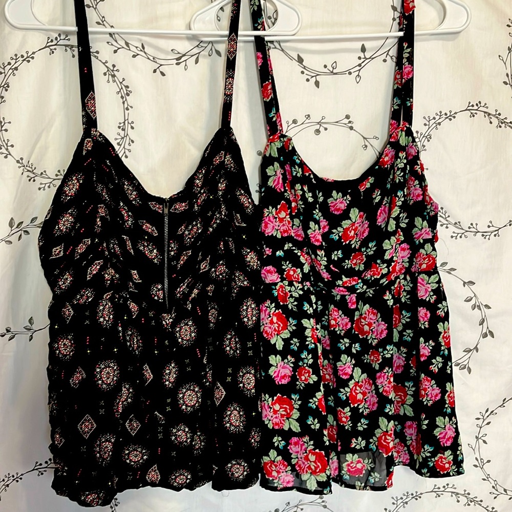 2 Pre-loved Torrid Tops - sz2